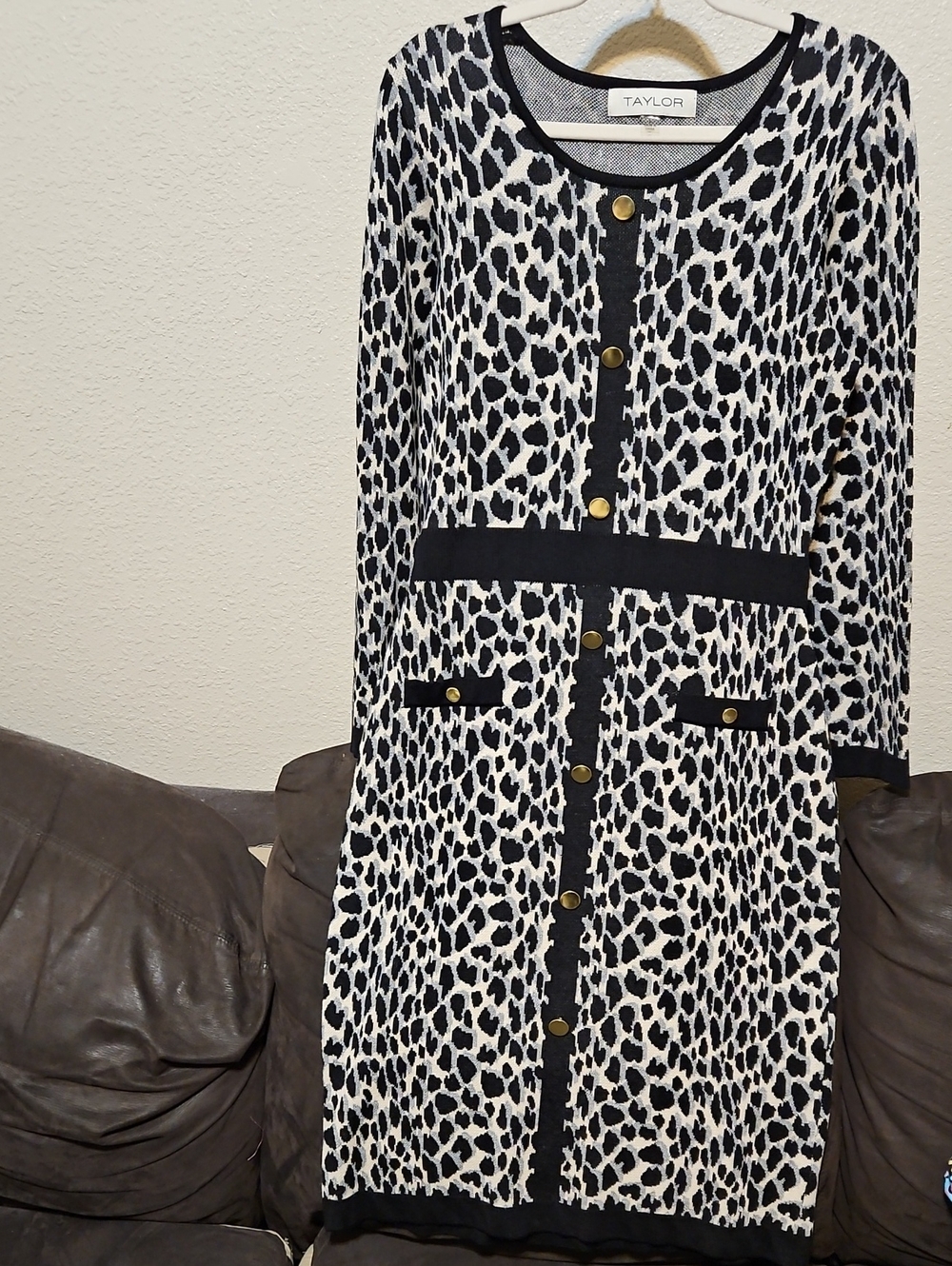 Taylor Black & White Leopard Print Long Sleeve Dress